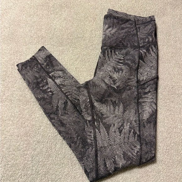 Lululemon Fast & Free 7/8 Tight Leggings Kindred Spirit Alpine White Multi - Picture 13 of 14